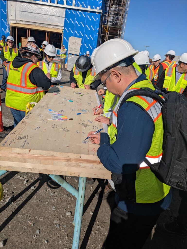 Pxl 20251023 143402102